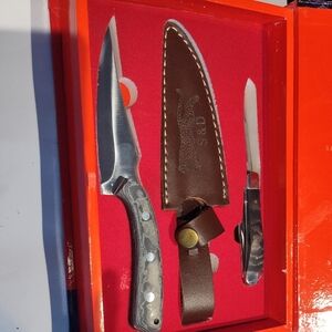 Black and Silver Knife Set